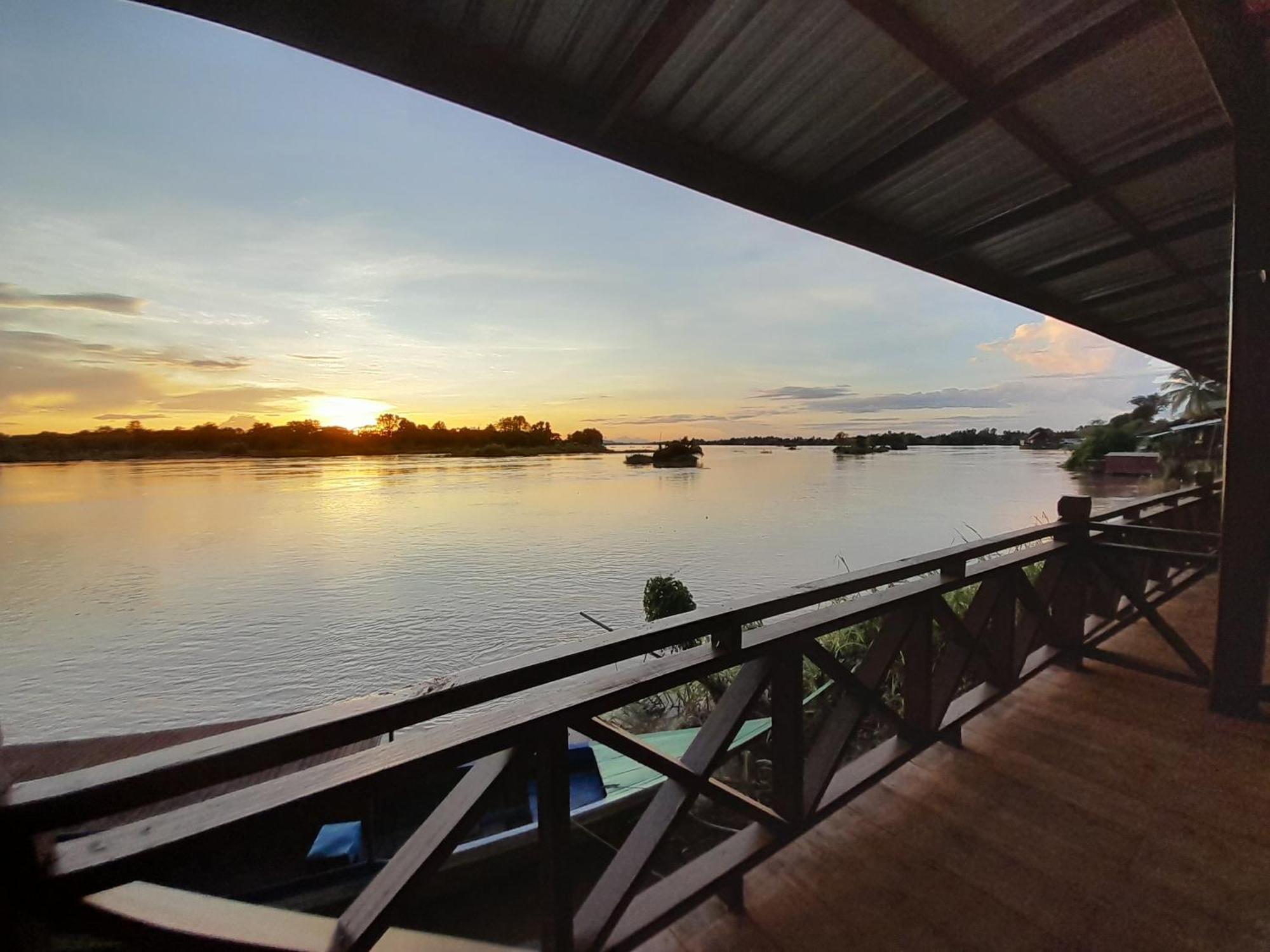 Dondet Vixay Sunset And River View Don Det Exterior photo