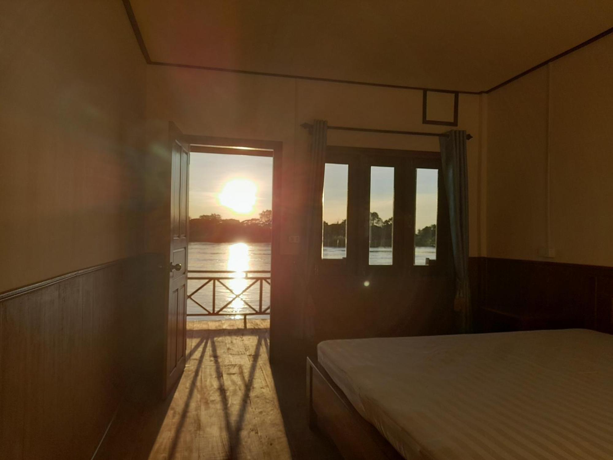 Dondet Vixay Sunset And River View Don Det Exterior photo